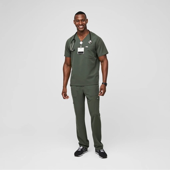 Figs Scrubs Men’s Technical Collection Teal Leon top and Cairo Cargo Pant Set L
